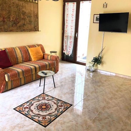 Di Padre In Figlio Bed & Breakfast Caserta Luaran gambar