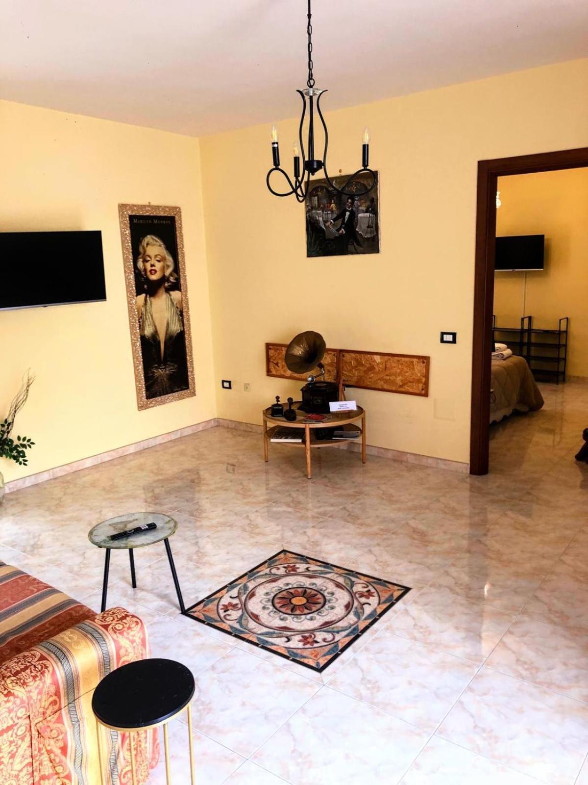 Di Padre In Figlio Bed & Breakfast Caserta Luaran gambar